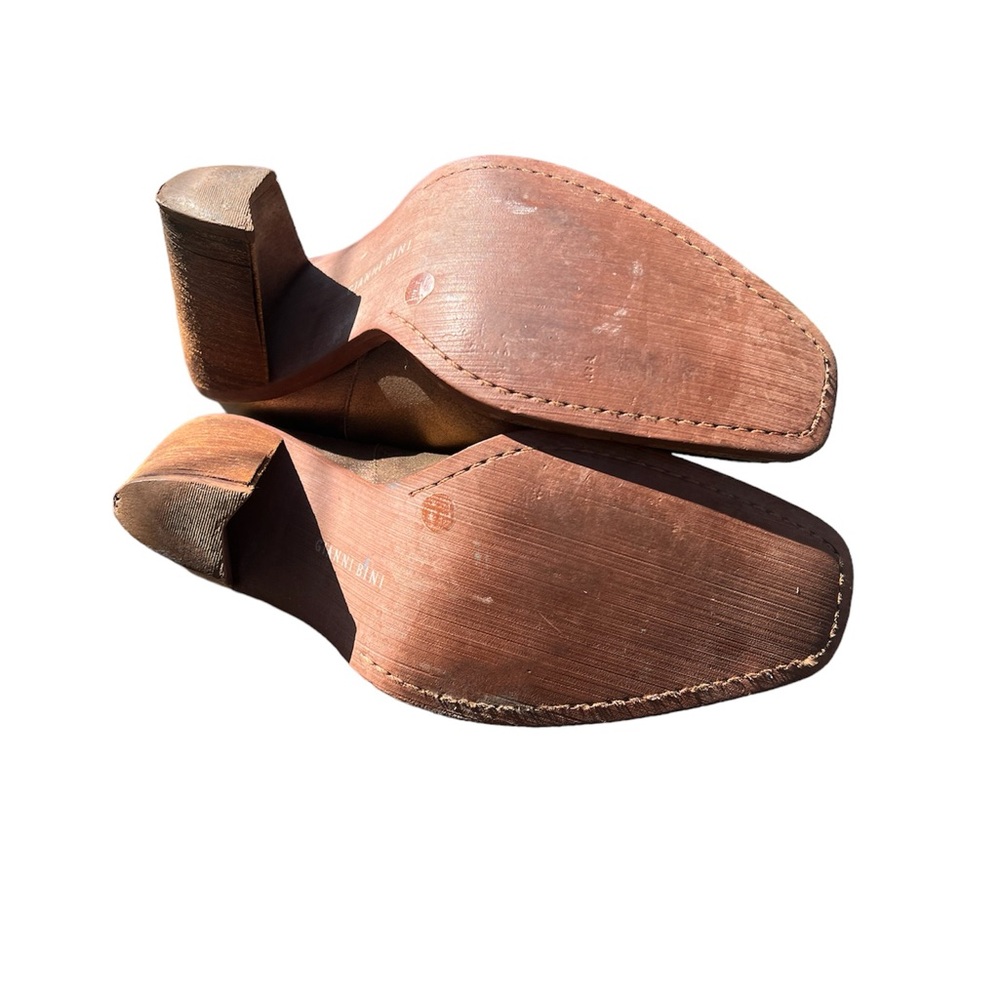 SOLD 90’s Gianni Bini leather Gold/Bronze shimmer boots. Size 7M - Picture 8 of 8